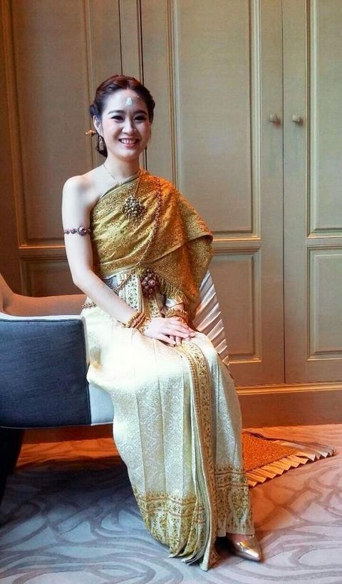 ชุดไทยจันทร์โสมา