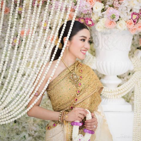 ชุดไทยจันทร์โสมา