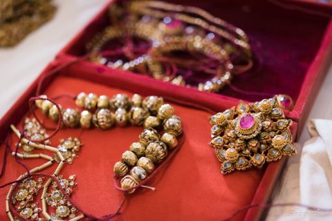 ชุดไทยจันทร์โสมา