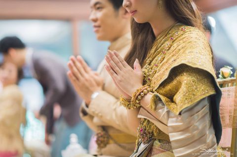 ชุดไทยจันทร์โสมา