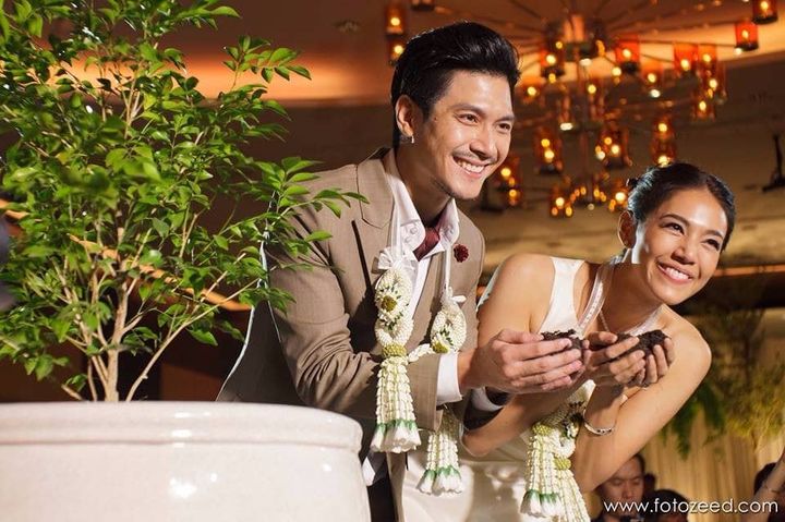นุ่น ศิรพันธ์ -ท็อป พิพัฒน์ งานแต่งงานสุดเรียบง่ายสไตล์ Eco Wedding