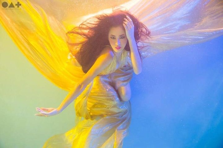 เตรียมพร้อมถ่ายภาพพรีเวดดิ้งใต้น้ำ คำแนะนำจากช่างภาพมือโปรระดับอินเตอร์ ‘OAT CHAIYASITH’