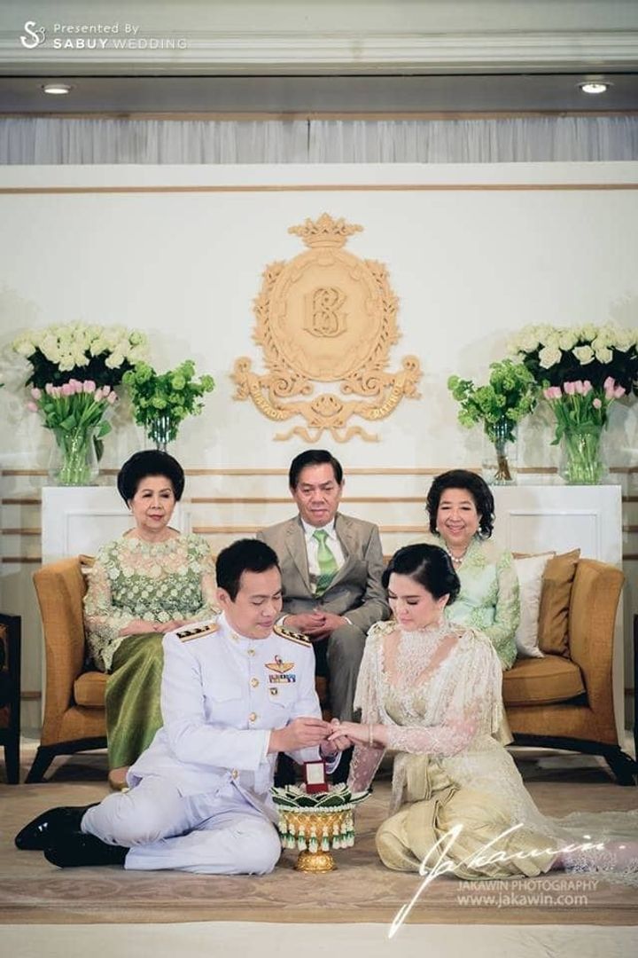 พิธีหมั้น,งานหมั้น,งานแต่งดารา,ชุดหมั้น,จัดดอกไม้งานแต่ง งานแต่งงานคุณโบว์-ชญาดา และ คุณแบ็งค์-ร้อยเอก กฤชพล โรงแรมอนันตราสยาม