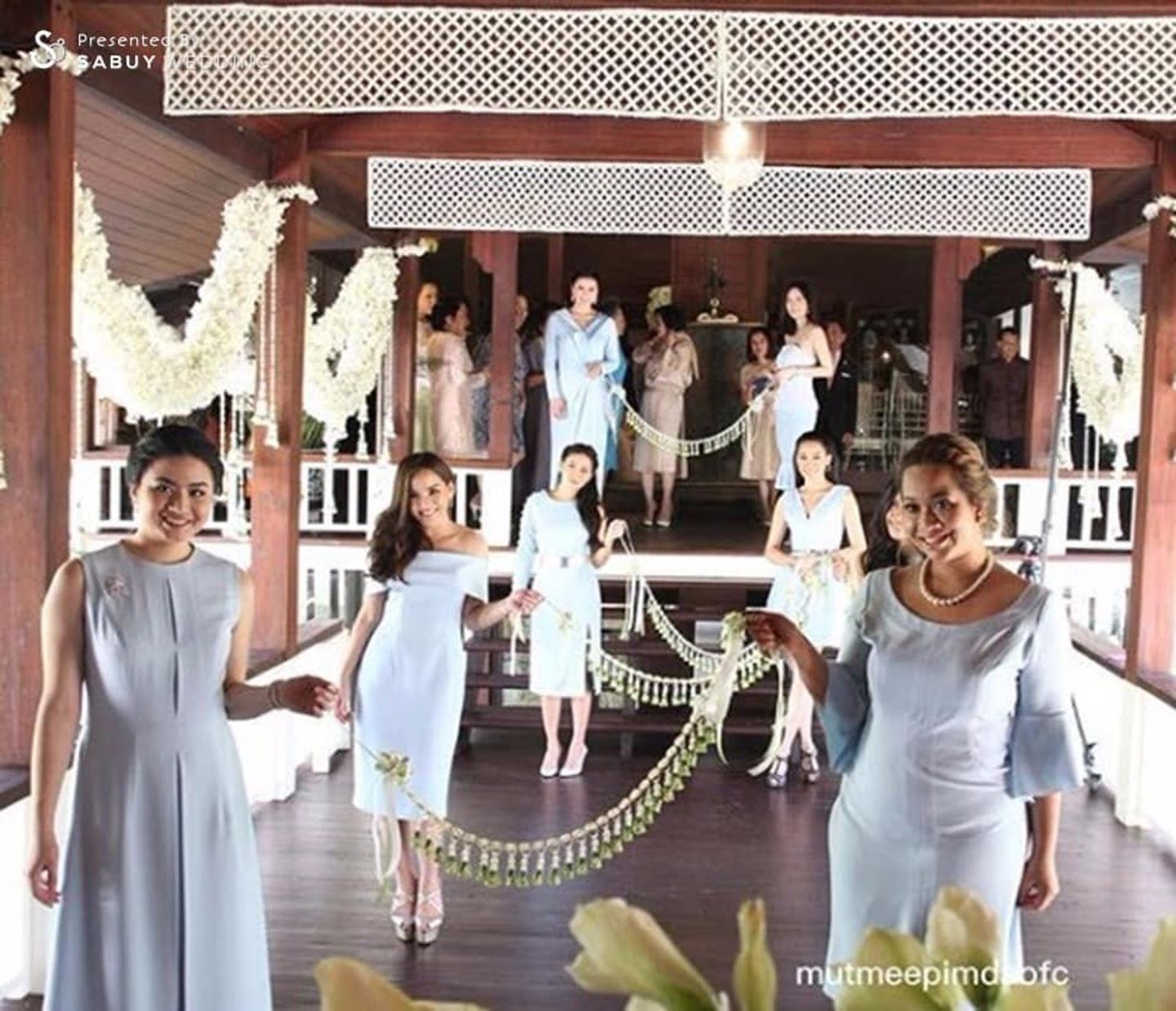 งานหมั้น,พิธีหมั้น,งานแต่งดารา,ชุดเพื่อนเจ้าสาว,ประตูเงินประตูทอง งานแต่งงานเรียบง่ายอบอุ่น "มัดหมี่ พิมพ์ดาว" และ "สัว ศุภชัย"