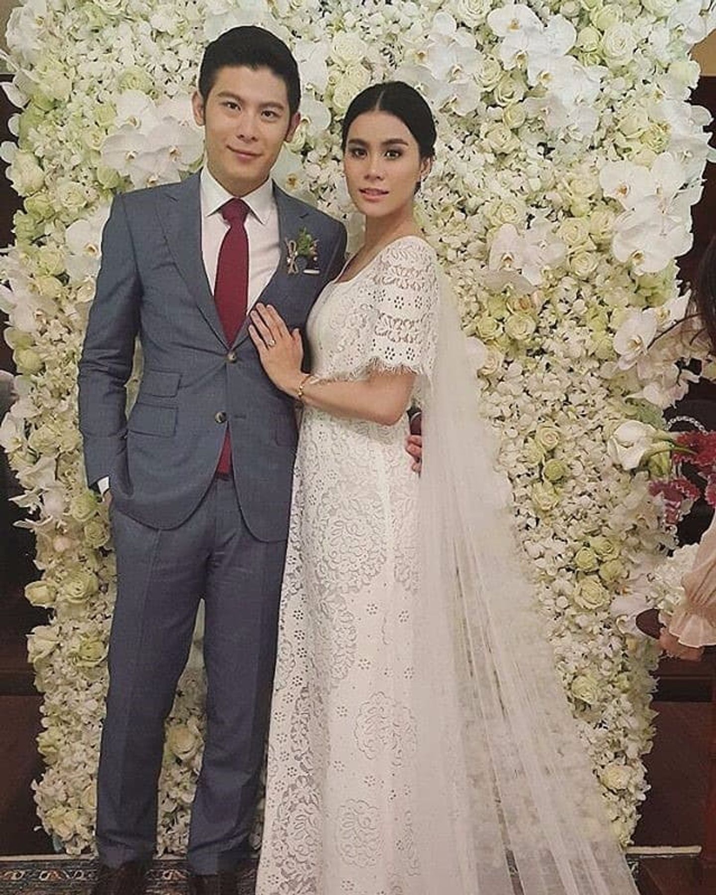 เจ้าสาว,ชุดเจ้าสาว,ชุดแต่งงานดารา,ชุดแต่งงาน,ชุดเจ้าบ่าว,ชุดบ่าวสาว,จัดดอกไม้งานแต่ง 4 ชุดแต่งงานดาราที่มีสไตล์โดดเด่นที่สุดแห่งปี 2015