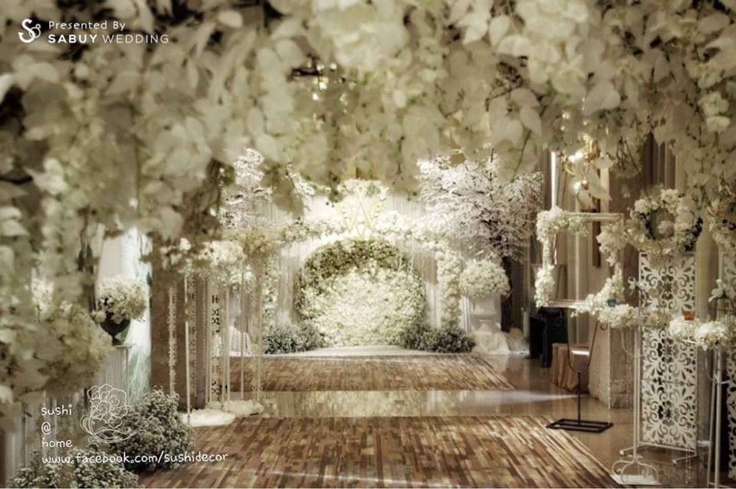 งานแต่งงาน,ตกแต่งงานแต่ง,จัดดอกไม้งานแต่ง,backdrop งานแต่ง,แบคดรอป,ดอกไม้,ซุ้มแต่งงาน,ธีมงานแต่ง งานแต่งงานสวยหวานโรแมนติค ด้วยธีมสีขาวล้วนยอดนิยม