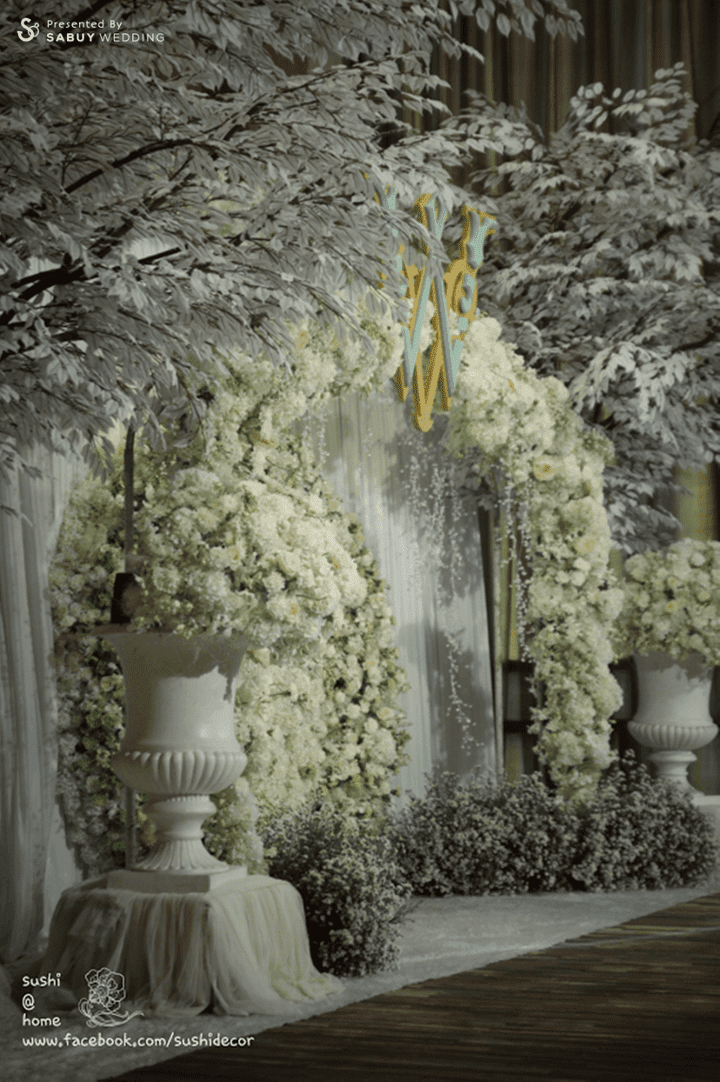 งานแต่งงาน,ตกแต่งงานแต่ง,จัดดอกไม้งานแต่ง,backdrop งานแต่ง,แบคดรอป,ดอกไม้,ธีมงานแต่ง งานแต่งงานสวยหวานโรแมนติค ด้วยธีมสีขาวล้วนยอดนิยม