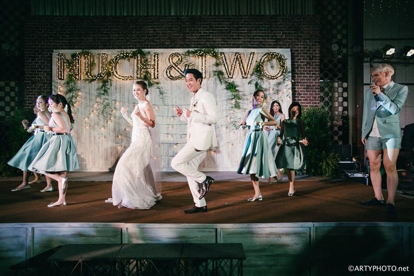 บ่าวสาว,ชุดบ่าวสาว,เพื่อนเจ้าสาว,งานแต่งดารา,backdrop งานแต่ง,ตกแต่งงานแต่ง งานแต่งงาน ตู่-นุช สุดโรแมนติค ในธีม music in the garden