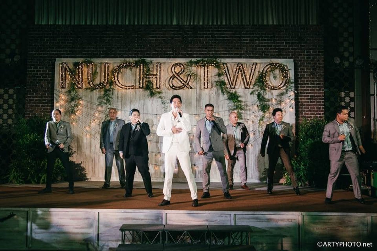 เจ้าบ่าว,ชุดเจ้าบ่าว,นักร้อง,งานแต่งดารา,backdrop งานแต่ง,ตกแต่งงานแต่ง งานแต่งงาน ตู่-นุช สุดโรแมนติค ในธีม music in the garden