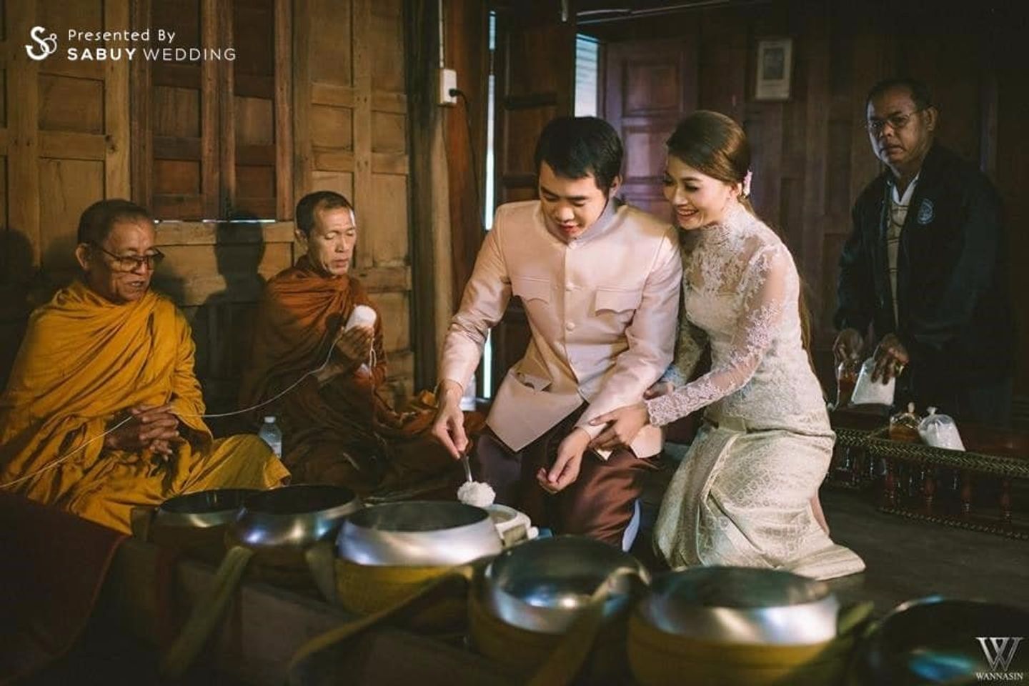 พิธีหมั้น,งานหมั้น,ชุดหมั้น,บ่าวสาว,รูปงานหมั้น รีวิวงานแต่ง หมั้นเช้าพิธีไทย สวยตรึงใจด้วยขันหมากทางเรือ @บ้านครูปู อัมพวา