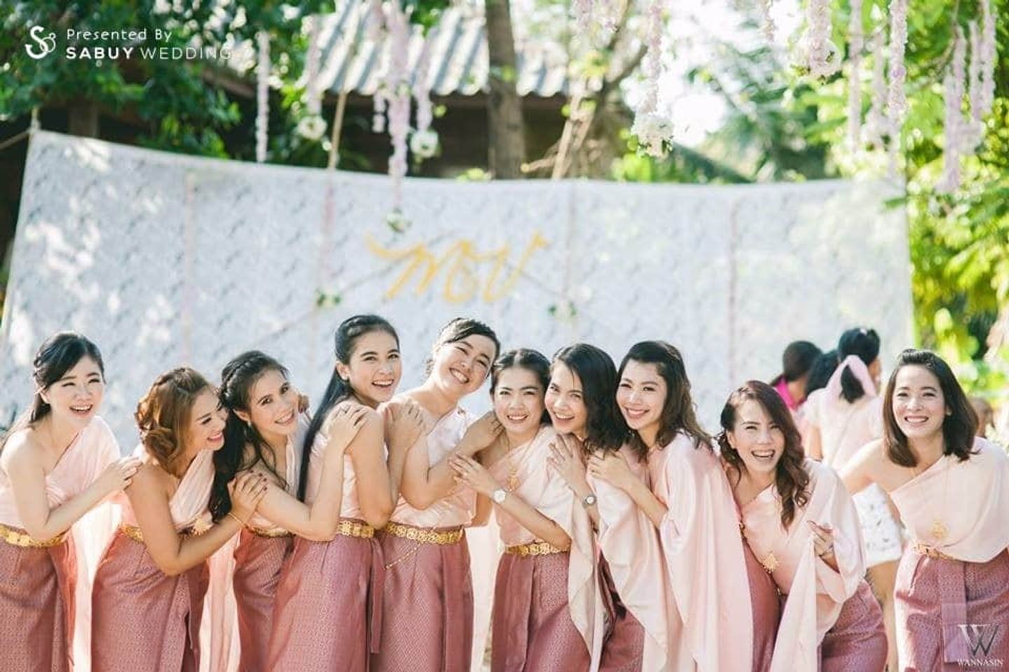 เพื่อนเจ้าสาว,ชุดเพื่อนเจ้าสาว,ชุดไทย,งานหมั้น รีวิวงานแต่ง หมั้นเช้าพิธีไทย สวยตรึงใจด้วยขันหมากทางเรือ @บ้านครูปู อัมพวา