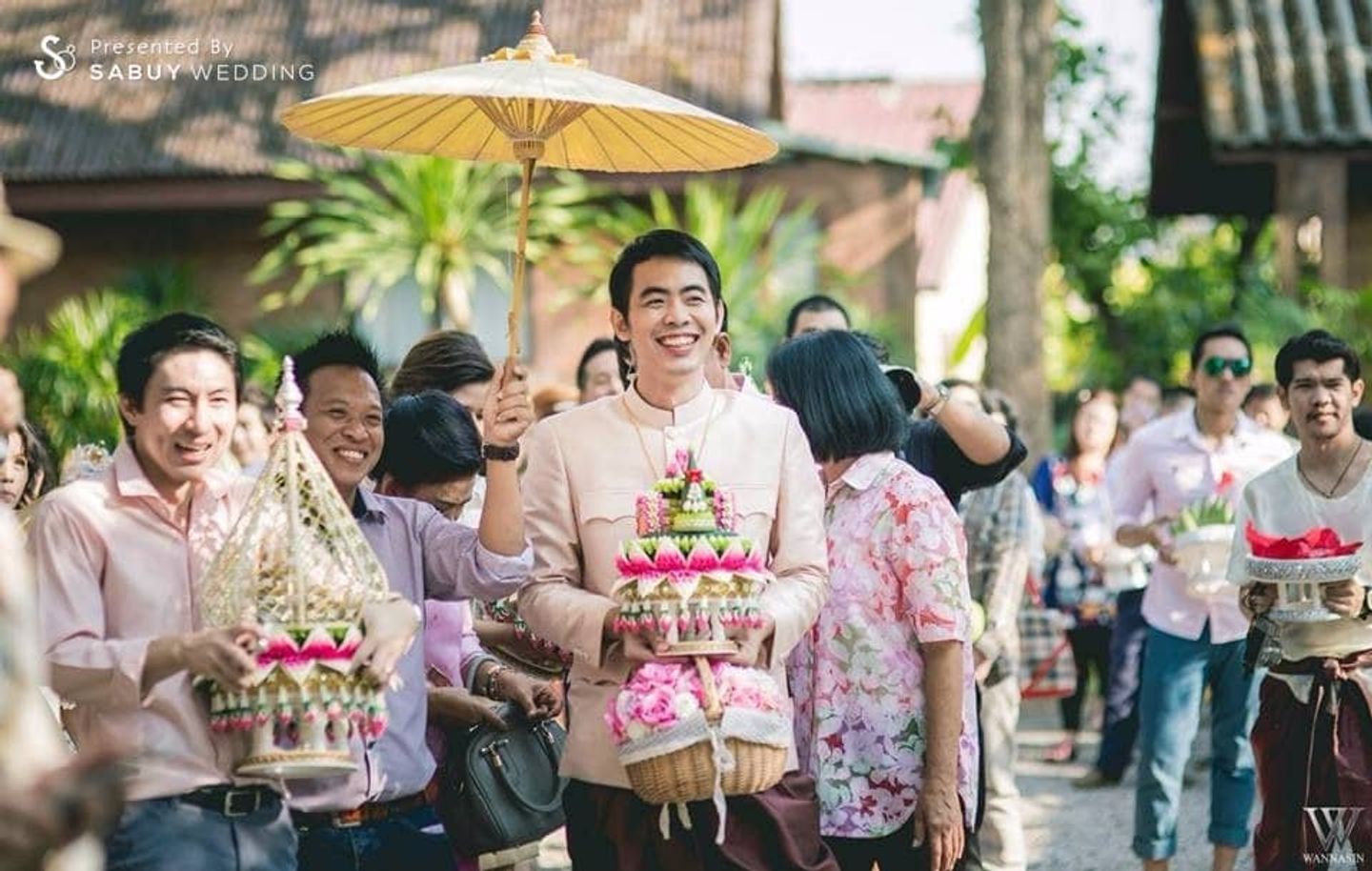 เจ้าบ่าว,งานหมั้น,ชุดหมั้น,พานขันหมาก รีวิวงานแต่ง หมั้นเช้าพิธีไทย สวยตรึงใจด้วยขันหมากทางเรือ @บ้านครูปู อัมพวา