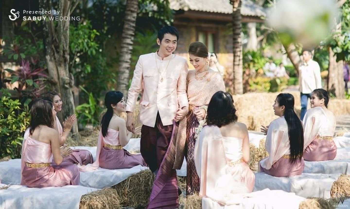 พิธีหมั้น,งานหมั้น,ชุดหมั้น,ชุดไทย,เพื่อนเจ้าสาว รีวิวงานแต่ง หมั้นเช้าพิธีไทย สวยตรึงใจด้วยขันหมากทางเรือ @บ้านครูปู อัมพวา