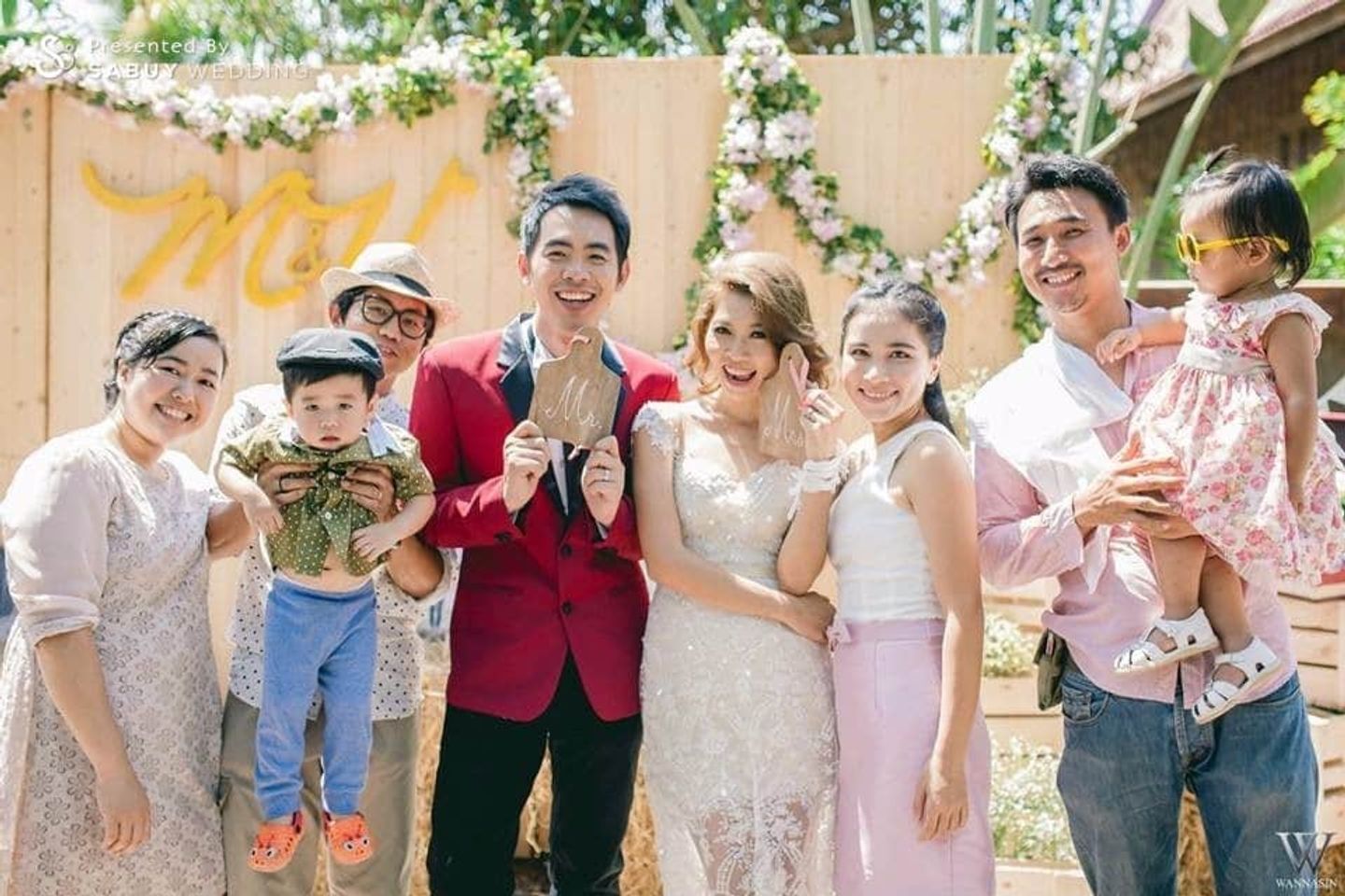 บ่าวสาว,ชุดบ่าวสาว,ชุดเจ้าบ่าว,ชุดเจ้าสาว,ครอบครัวบ่าวสาว,backdrop งานแต่ง,จัดดอกไม้งานแต่ง รีวิวงานแต่ง หมั้นเช้าพิธีไทย สวยตรึงใจด้วยขันหมากทางเรือ @บ้านครูปู อัมพวา