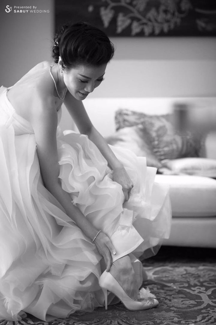เจ้าสาว,ชุดเจ้าสาว,รองเท้าเจ้าสาว,ชุดแต่งงาน รีวิวงานแต่งสวยถูกใจ พร้อมไฮไลท์เทคนิคซื้อชุดแต่งงานจากเมืองนอก @Eastin Grand Sathorn