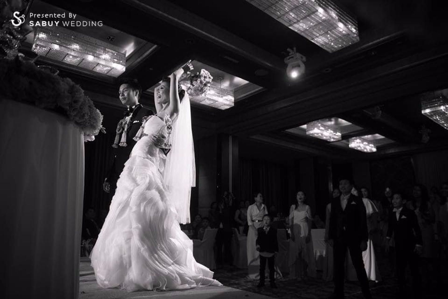 บ่าวสาว,ชุดบ่าวสาว,ชุดเจ้าสาว,โยนดอกไม้เจ้าสาว รีวิวงานแต่งสวยถูกใจ พร้อมไฮไลท์เทคนิคซื้อชุดแต่งงานจากเมืองนอก @Eastin Grand Sathorn