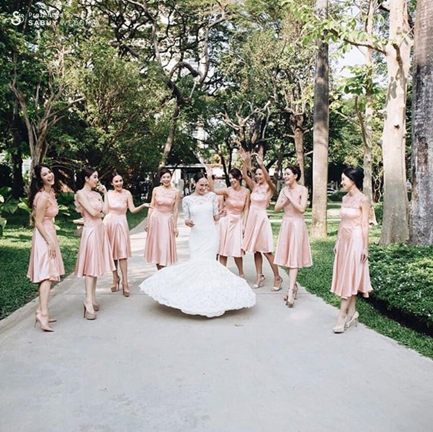 เจ้าสาว,ชุดเจ้าสาว,เพื่อนเจ้าสาว,ชุดเพื่อนเจ้าสาว,งานแต่งดารา อบอุ่น เรียบง่าย งานแต่งงาน เจนสุดา พอล สิริสันต์