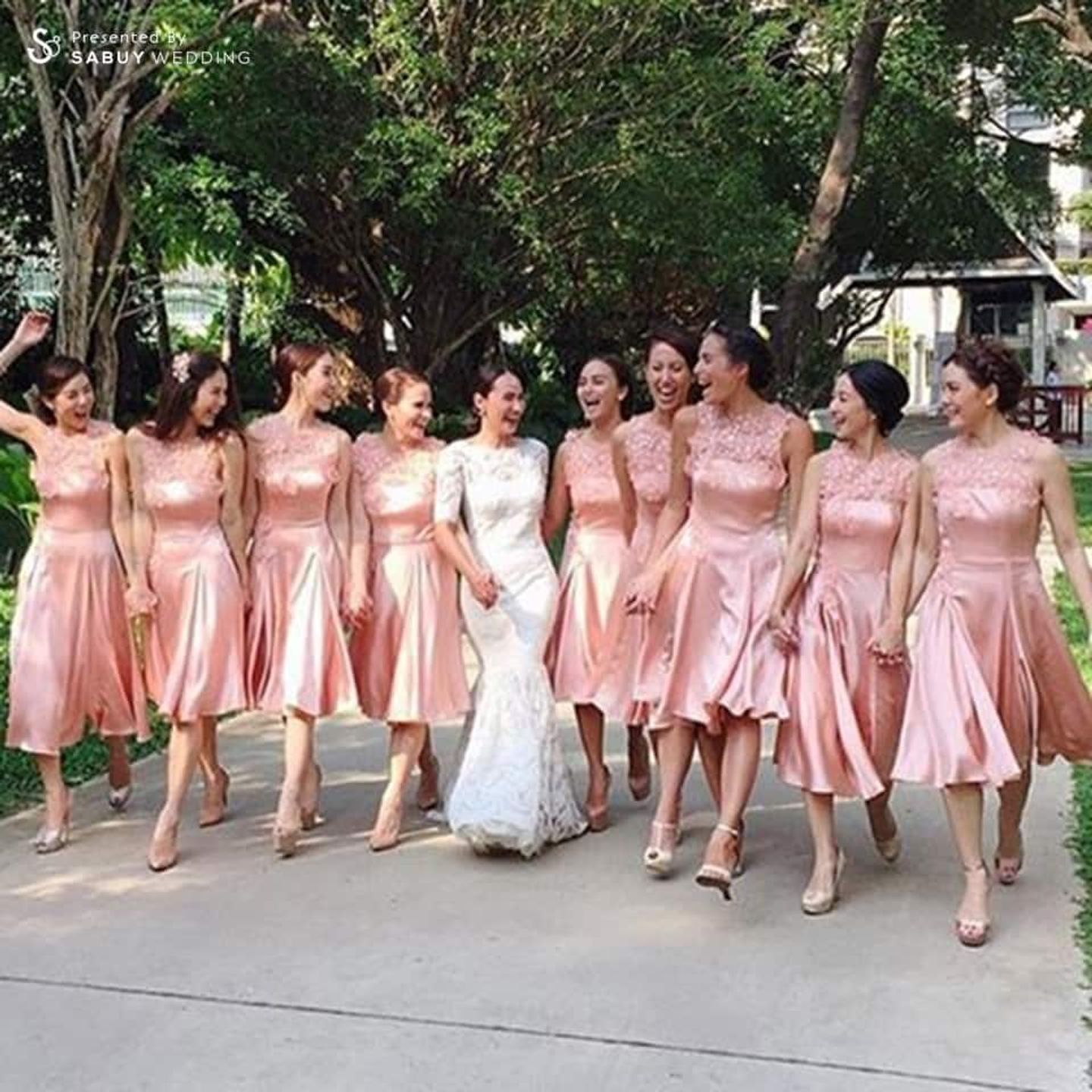 เจ้าสาว,ชุดเจ้าสาว,เพื่อนเจ้าสาว,ชุดเพื่อนเจ้าสาว,งานแต่งดารา อบอุ่น เรียบง่าย งานแต่งงาน เจนสุดา พอล สิริสันต์