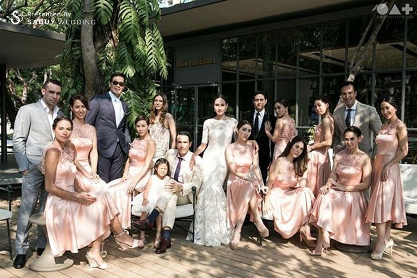เจ้าสาว,ชุดเจ้าสาว,เพื่อนเจ้าสาว,ชุดเพื่อนเจ้าสาว,งานแต่งดารา อบอุ่น เรียบง่าย งานแต่งงาน เจนสุดา พอล สิริสันต์