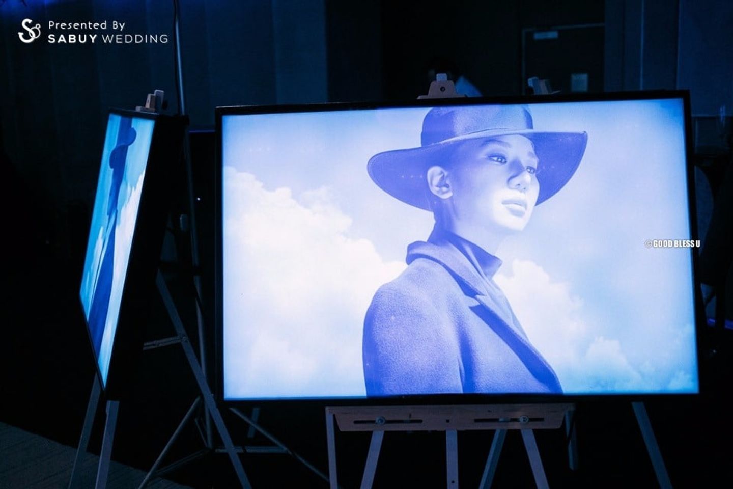 backdrop งานแต่ง,ธีมงานแต่ง รีวิวงานแต่ง สวยนิ่งมีสไตล์ จากความหลงใหลในดีไซน์และแฟชั่น @W Bangkok