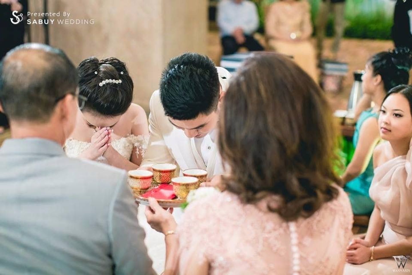 พิธีหมั้น,งานหมั้น,พิธียกน้ำชา รีวิวงานแต่ง ปาร์ตี้กลิตเตอร์ธีมสวนสวย @Conrad Bangkok