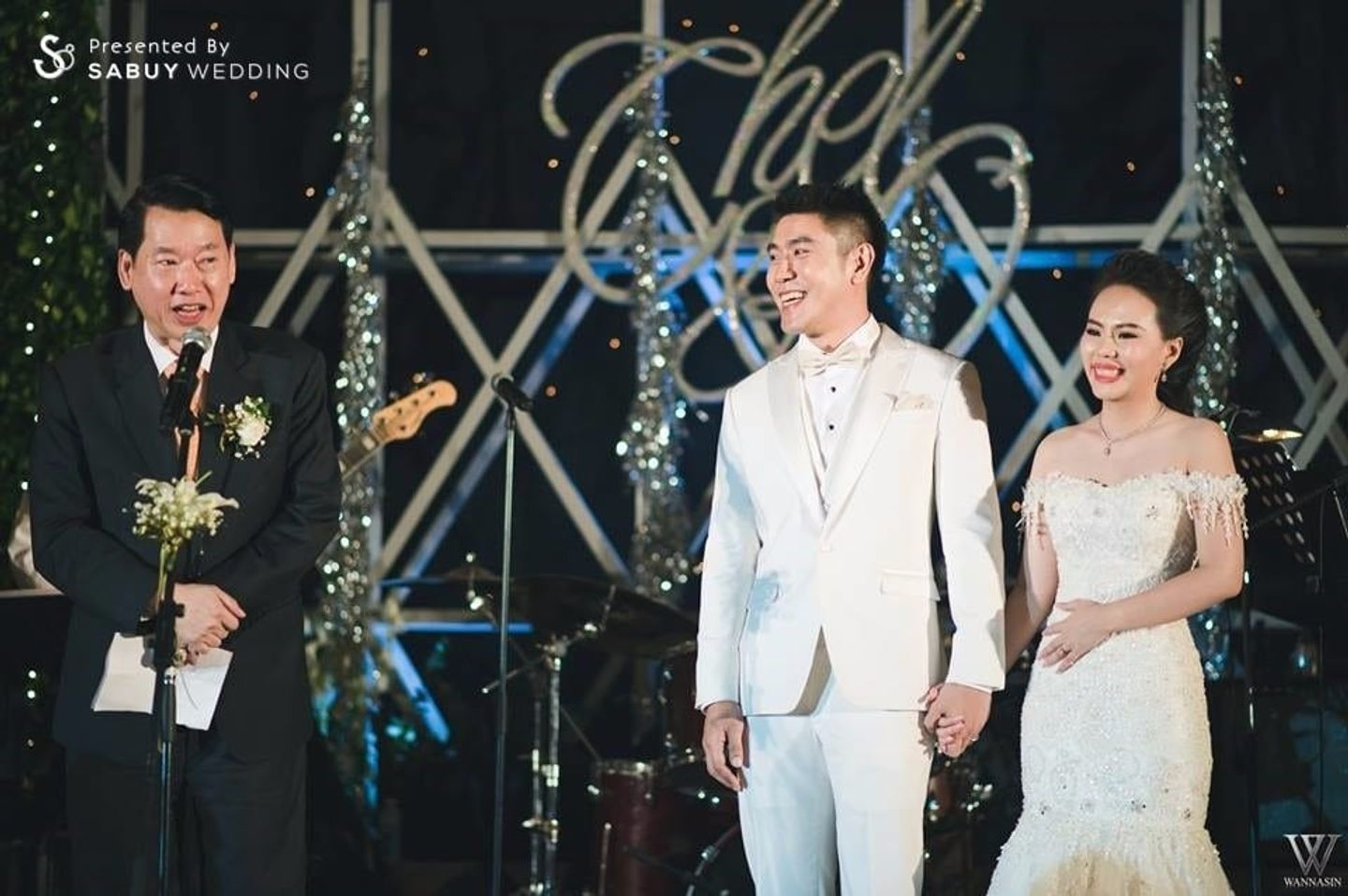 บ่าวสาว,ชุดบ่าวสาว,ชุดเจ้าสาว,ชุดเจ้าบ่าว,พิธีแต่งงาน รีวิวงานแต่ง ปาร์ตี้กลิตเตอร์ธีมสวนสวย @Conrad Bangkok