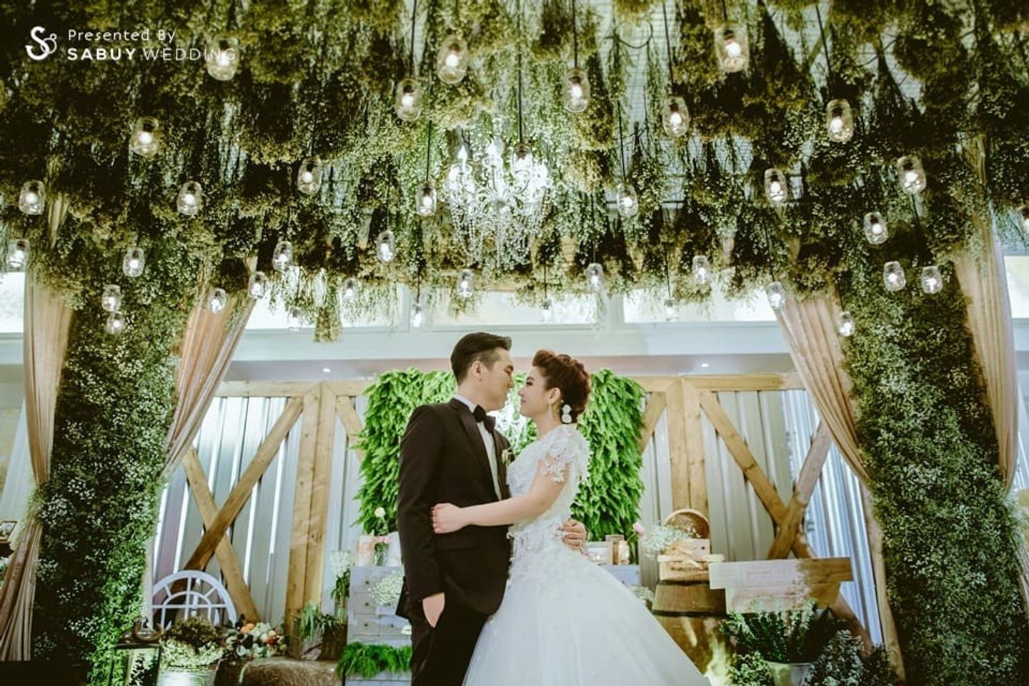 บ่าวสาว,ชุดบ่าวสาว,ชุดเจ้าสาว,ชุดเจ้าบ่าว,ตกแต่งงานแต่ง,รูปงานแต่ง,ธีมงานแต่ง รีวิวงานแต่งรัสติก ไอเดียตกแต่งสุดเก๋ จากโคมไฟ Mason Jar @Dusit Princess Korat