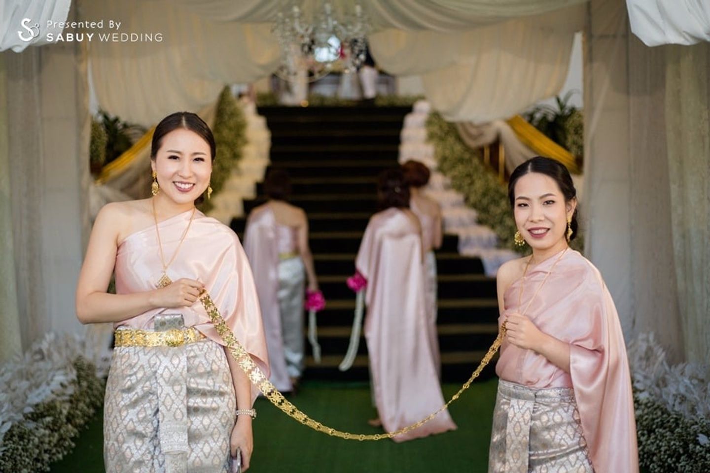 เพื่อนเจ้าสาว,ชุดเพื่อนเจ้าสาว,ประตูเงินประตูทอง,งานหมั้น,ชุดไทย รีวิวงานแต่งธีม Rustic Garden ท่ามกลางลมหนาว ของเจ้าสาว Jones' salad @ริมกก รีสอร์ท เชียงราย