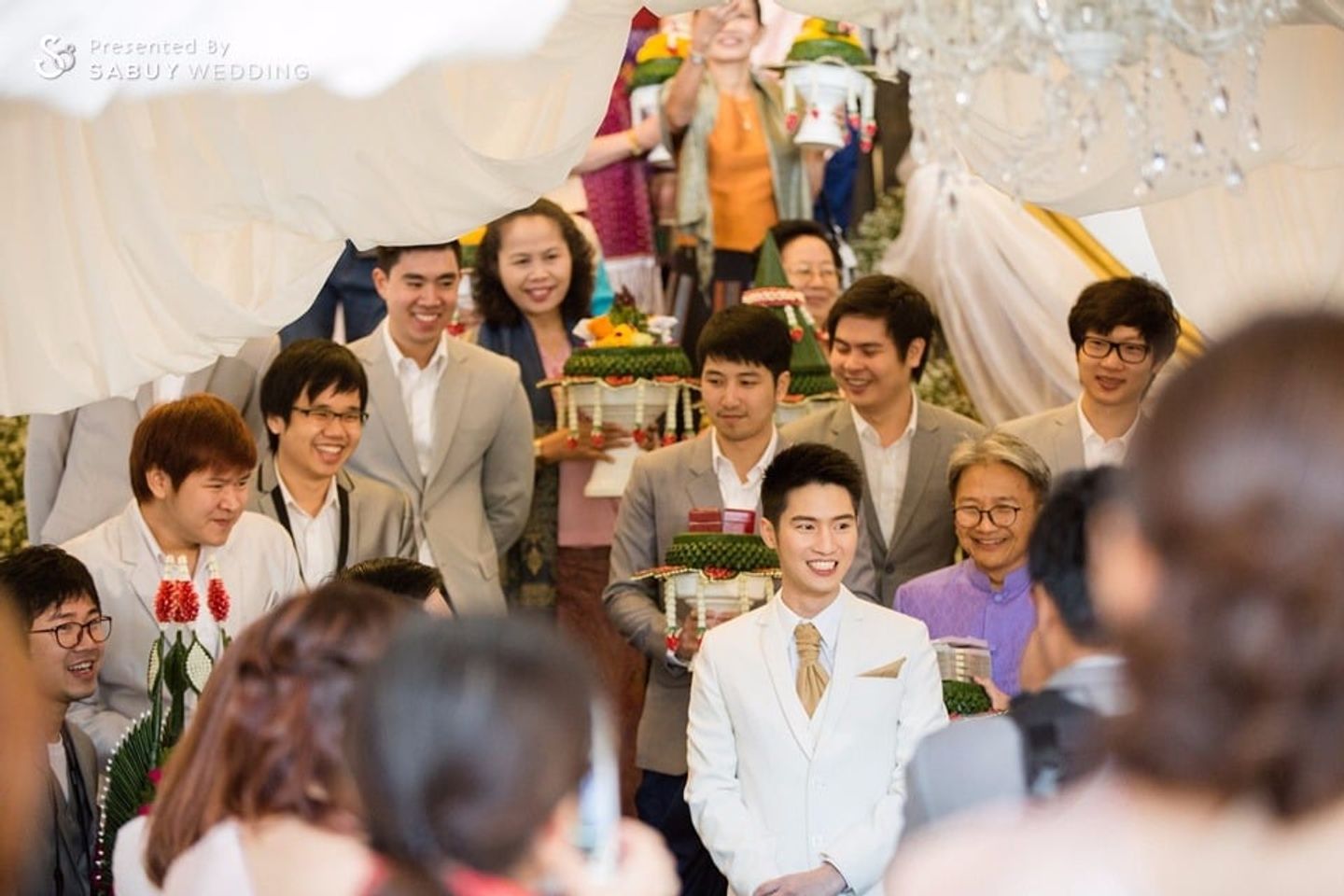 เจ้าบ่าว,ชุดหมั้น,งานหมั้น,พานขันหมาก รีวิวงานแต่งธีม Rustic Garden ท่ามกลางลมหนาว ของเจ้าสาว Jones' salad @ริมกก รีสอร์ท เชียงราย