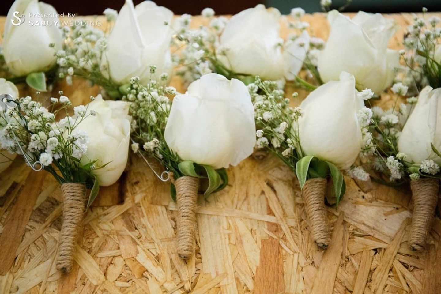 ธีมงานแต่ง,ธีมรัสติก,ดอกไม้ติดหน้าอก รีวิวงานแต่งธีม Rustic Garden ท่ามกลางลมหนาว ของเจ้าสาว Jones' salad @ริมกก รีสอร์ท เชียงราย