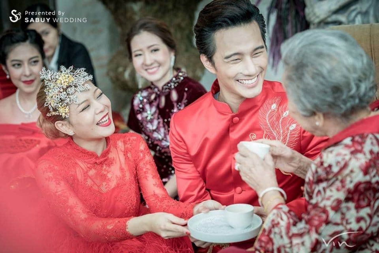 พิธีแต่งงานแบบจีน,งานแต่งดารา,บ่าวสาว,ชุดบ่าวสาว,ชุดเจ้าสาว,ชุดเจ้าบ่าว บรรยากาศงานแต่งงาน พิธียกน้ำชาช่วงเช้า กุ๊บกิ็บ บี้