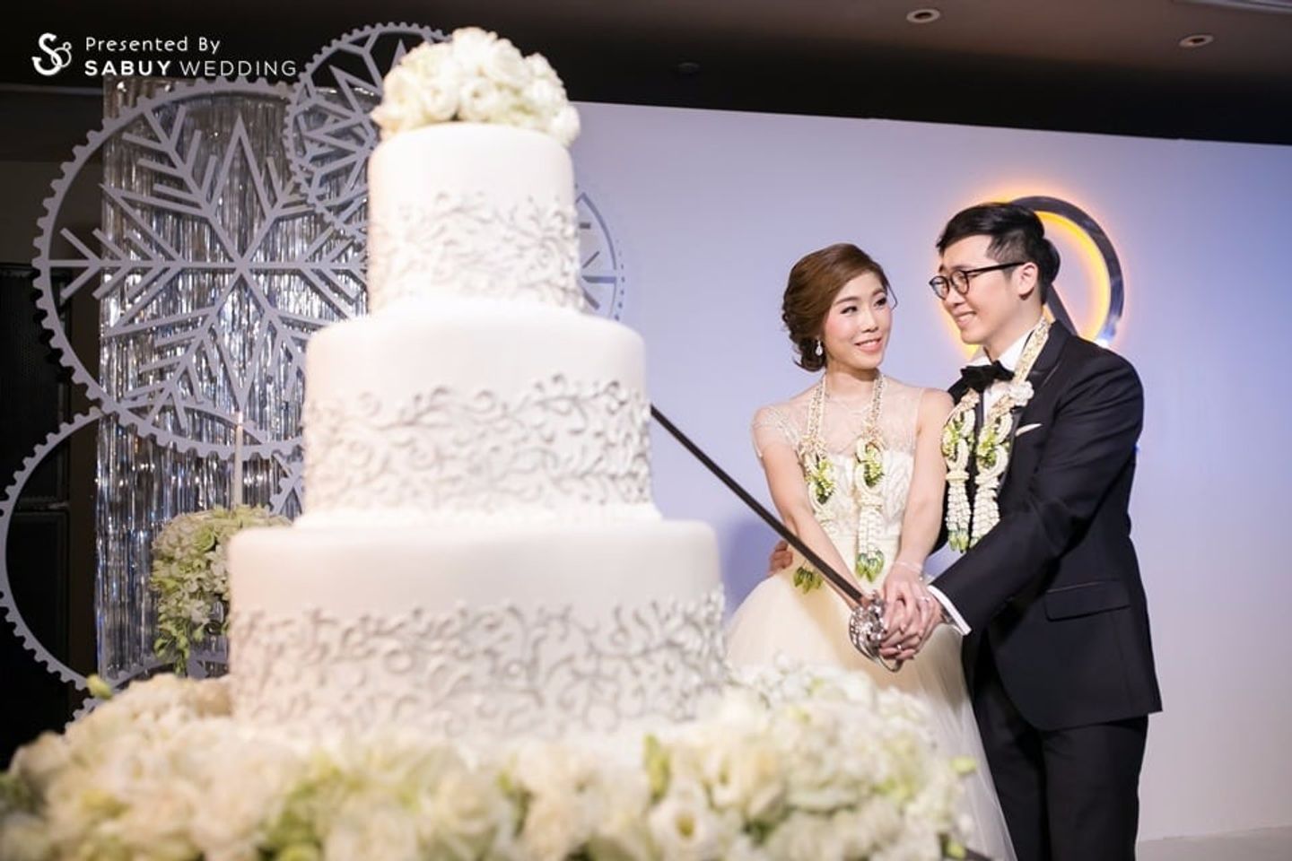 บ่าวสาว,ชุดบ่าวสาว,ชุดเจ้าสาว,ชุดเจ้าบ่าว,เค้กงานแต่ง,backdrop งานแต่ง,พิธีแต่งงาน รีวิวงานแต่ง Winter Wedding เรียบเท่ มีสไตล์ ดอกไม้ไม่ต้องเยอะ @Grand Hyatt Erawan