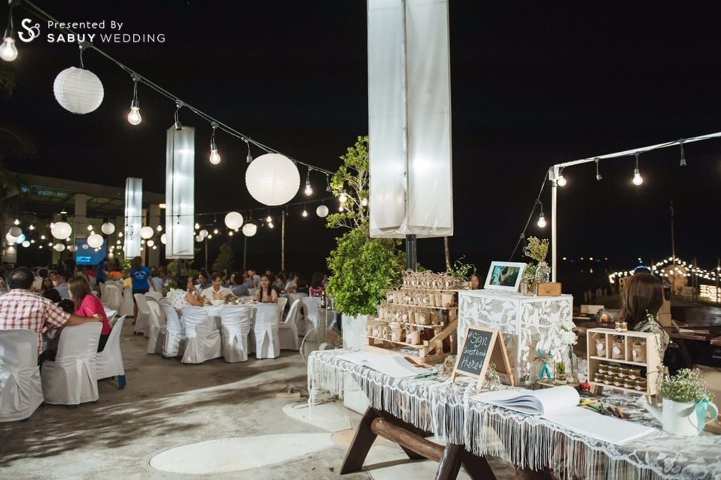 โต๊ะลงทะเบียนงานแต่ง,ตกแต่งงานแต่ง,งานแต่ง outdoor,โต๊ะจีน รีวิวงานแต่งบนเกาะกลางน้ำ สวย ชิค สบาย ได้อารมณ์เป็นส่วนตัว @บ้านระเบียงเคียงน้ำ