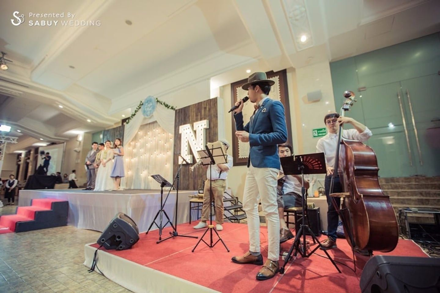 ดนตรีงานแต่ง,เวทีงานแต่ง,backdrop งานแต่ง รีวิวงานแต่งธีมรัสติกไม่ซ้ำใคร ใช้พร็อพไม้แต่นุ่มนวลได้ ด้วยกลิ่นอายวินเทจ @ไปรษณีย์กลาง