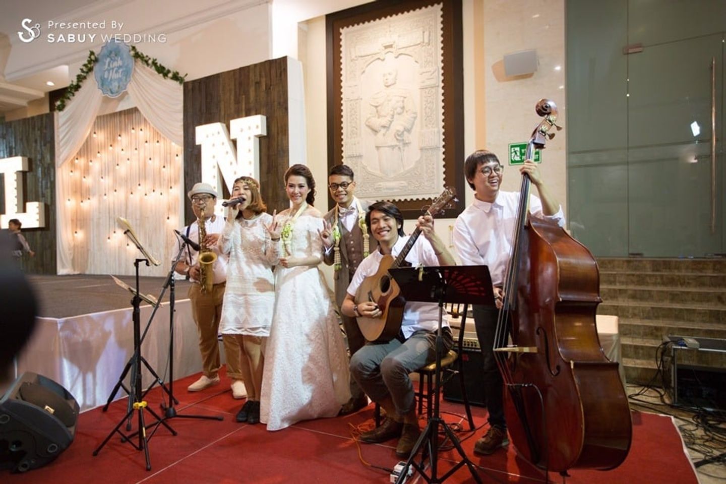 ดนตรีงานแต่ง,บ่าวสาว,ชุดเจ้าสาว,backdrop งานแต่ง,เวทีงานแต่ง รีวิวงานแต่งธีมรัสติกไม่ซ้ำใคร ใช้พร็อพไม้แต่นุ่มนวลได้ ด้วยกลิ่นอายวินเทจ @ไปรษณีย์กลาง
