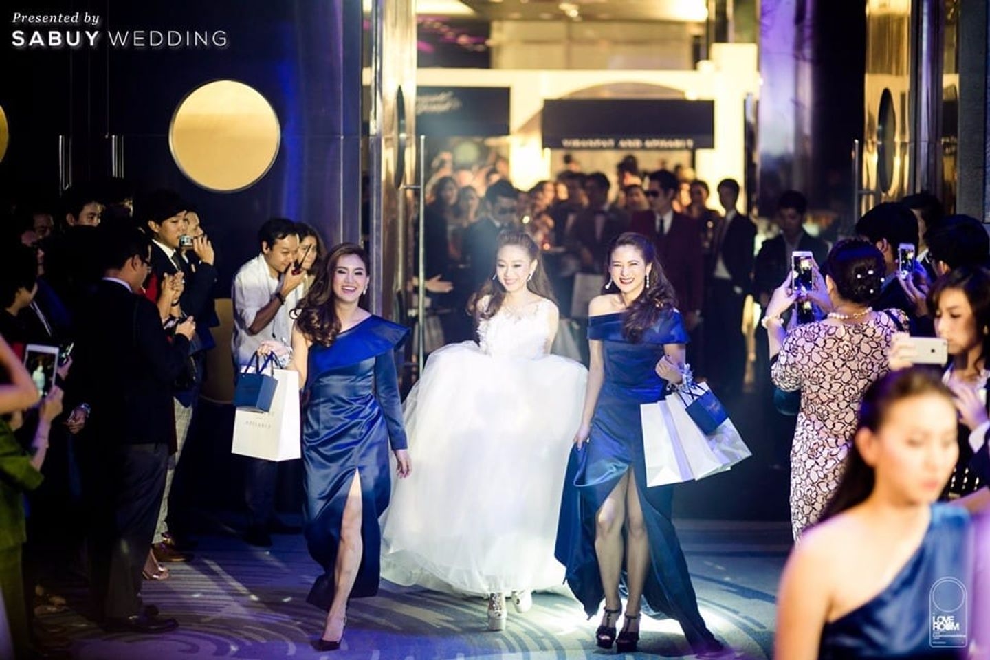 เจ้าสาว,ชุดเจ้าสาว,เพื่อนเจ้าสาว,ชุดเพื่อนเจ้าสาว,ธีมงานแต่ง รีวิวงานแต่ง Trendy สุดล้ำไม่ซ้ำใคร ในสไตล์ Shopping @W Bangkok