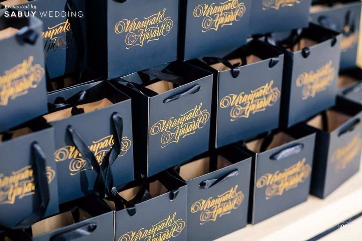 ของชำร่วยงานแต่ง รีวิวงานแต่ง Trendy สุดล้ำไม่ซ้ำใคร ในสไตล์ Shopping @W Bangkok