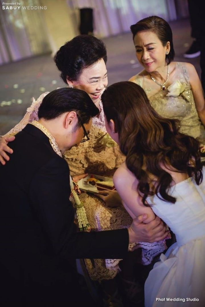 พิธีแต่งงาน,บ่าวสาว รีวิวงานแต่งสวยหรูดูดี แทนที่ Backdrop ด้วยโต๊ะสุดอลังการ @JW Marriott Hotel Bangkok