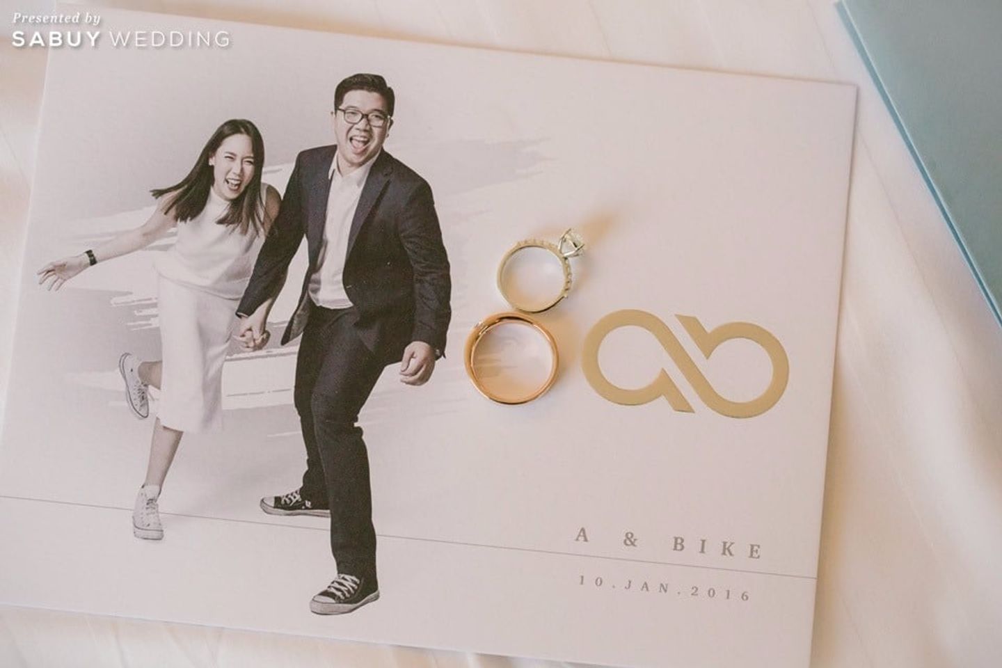 แหวนแต่งงาน รีวิวงานแต่งสุดคูลโทนขาวเทาดำ ในสไตล์ Loft & Minimal @Grand Hyatt Erawan