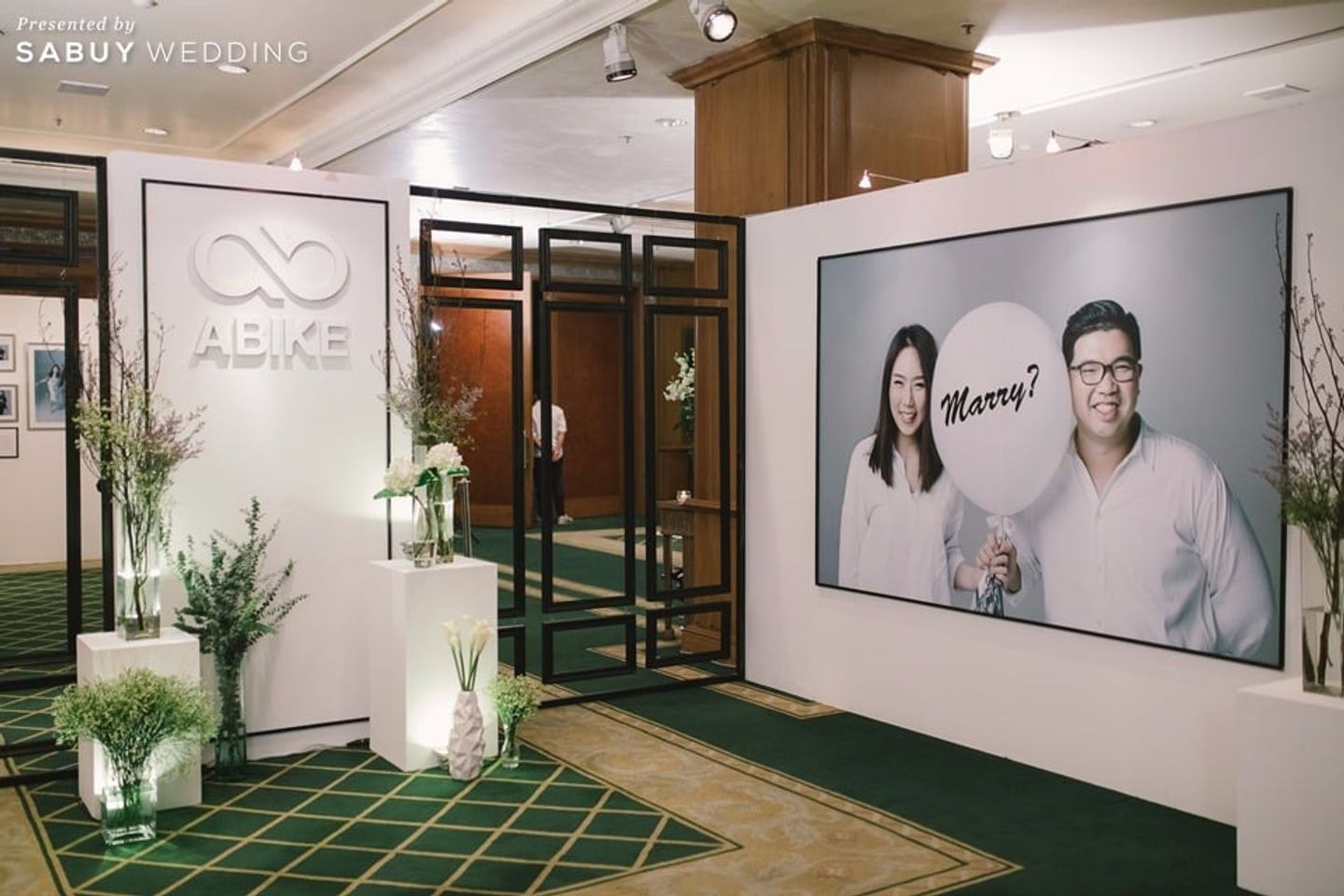 แกลอรี่งานแต่ง,ตกแต่งงานแต่ง รีวิวงานแต่งสุดคูลโทนขาวเทาดำ ในสไตล์ Loft & Minimal @Grand Hyatt Erawan