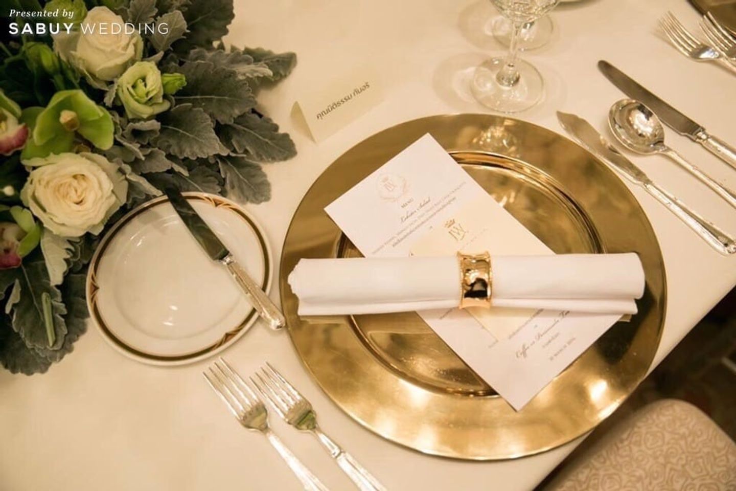  Sit-down Dinner รีวิวงานแต่ง Sit-down Dinner ที่แขกประทับใจ หรูและอบอุ่นได้ ในเวลาเดียวกัน @The Peninsula