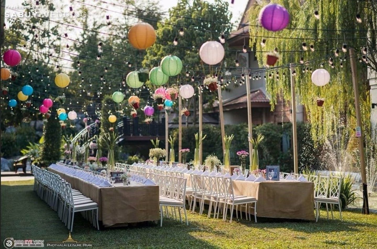 long-table,ตกแต่งงานแต่ง,งานแต่งในสวน,งานแต่ง outdoor รีวิวงานแต่ง ขนฉากบอลลูนสุดป๊อป มาใช้เป็นพร็อพในงานธีม UP @Phothalai Leisure Park