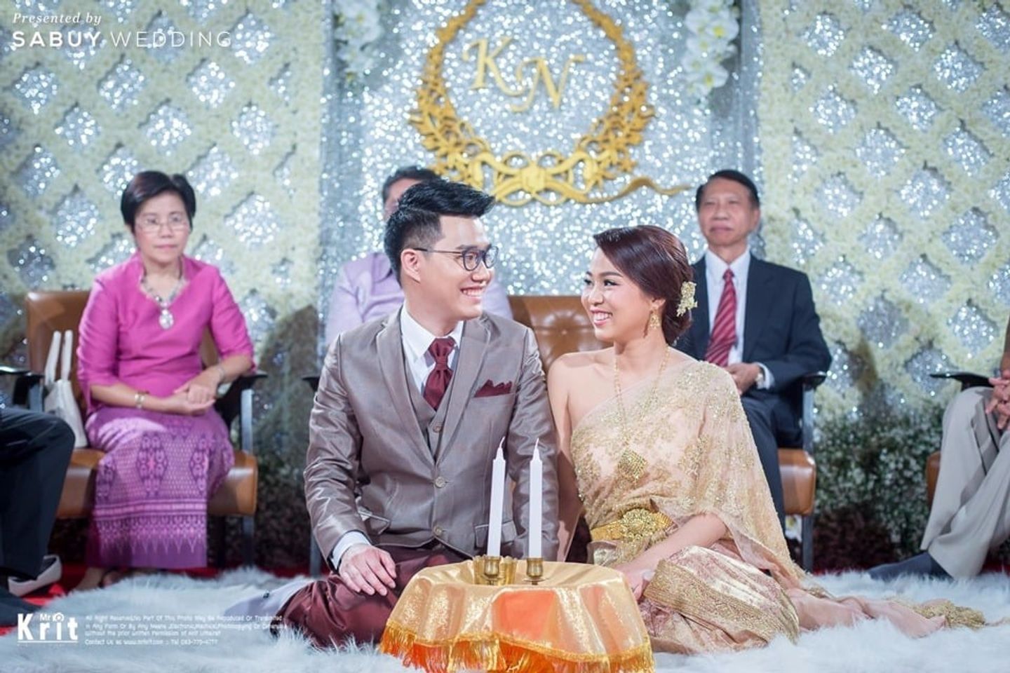 พิธีหมั้น,งานหมั้น,ชุดหมั้น,ชุดไทย,ครอบครัวบ่าวสาว รีวิวงานแต่ง หมั้นเช้าในเรือนไทย งานเย็นเน้นพร็อพไม้สไตล์อเมริกัน @เรือนไทยเบญจรงค์