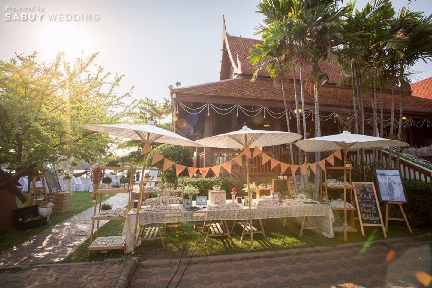 ตกแต่งงานแต่ง,สถานที่แต่งงาน,สถานที่จัดงานแต่งงาน,เรือนไทย รีวิวงานแต่ง หมั้นเช้าในเรือนไทย งานเย็นเน้นพร็อพไม้สไตล์อเมริกัน @เรือนไทยเบญจรงค์