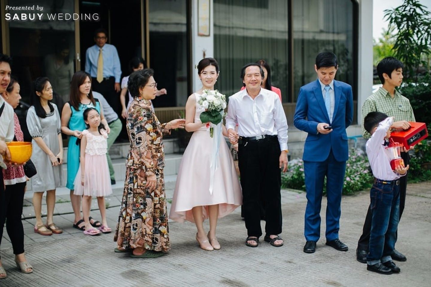 พิธีหมั้น,งานหมั้น,ชุดหมั้น,ดอกไม้เจ้าสาว รีวิวงานแต่ง ธีมสวนน้อยแต่ดูดี ของบ่าวสาวสายเฮลตี้รักสุขภาพ @U Sathorn
