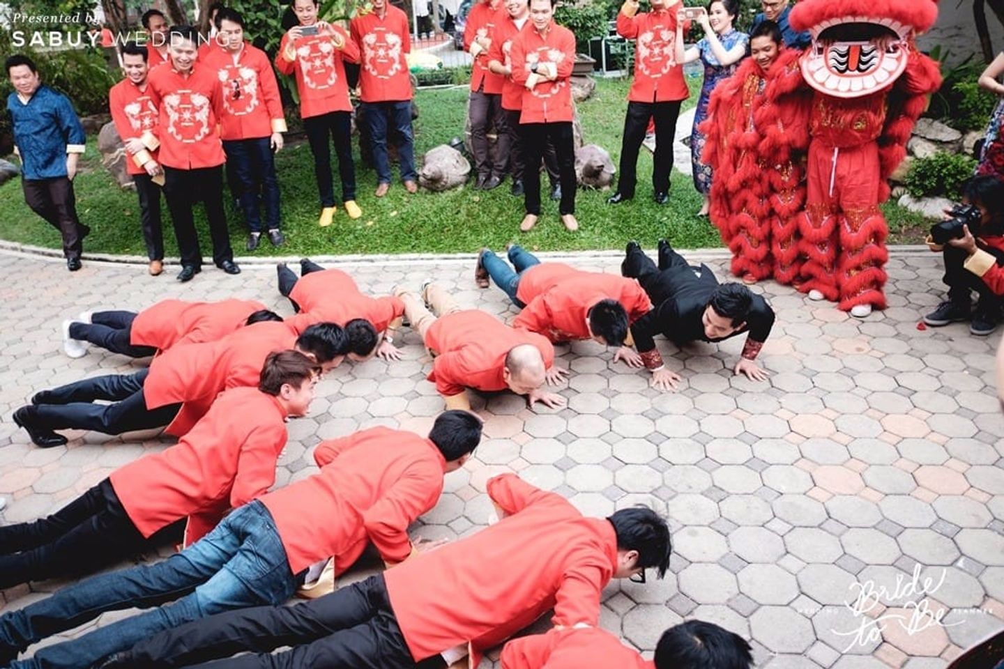 งานหมั้น,เจ้าบ่าว,เพื่อนเจ้าบ่าว รีวิวงานแต่ง ครบสูตรหมั้นจีนซีนสวย เก๋ตรงใช้เกี้ยวมารับตัวเจ้าสาว