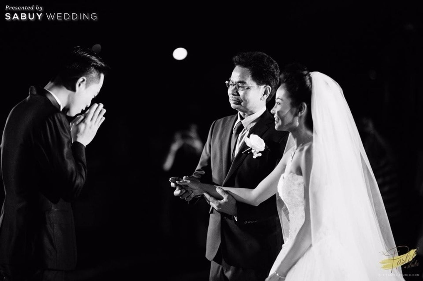 พิธีแต่งงาน,งานแต่งงาน,บ่าวสาว,พ่อเจ้าสาว รีวิวงานแต่งเน้นแสงสี ลุคหวานพอดีด้วยสีพาสเทล @Noeud d'Amour Saraburi