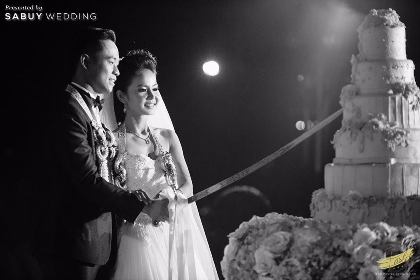 พิธีแต่งงาน,บ่าวสาว,งานแต่งงาน,รูปงานแต่ง,ตัดเค้กงานแต่ง รีวิวงานแต่งเน้นแสงสี ลุคหวานพอดีด้วยสีพาสเทล @Noeud d'Amour Saraburi