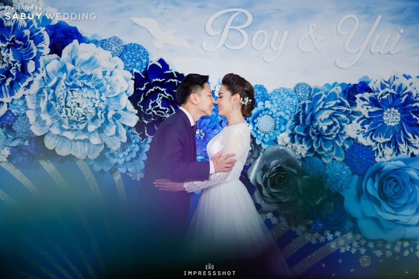 บ่าวสาว,ชุดบ่าวสาว,ชุดเจ้าสาว,ชุดเจ้าบ่าว,backdrop งานแต่ง,ตกแต่งงานแต่ง,ธีมงานแต่ง รีวิวงานแต่งแทนความสุขด้วยคลื่นดอกไม้สีฟ้า สบายตากับธีมท้องทะเล @Cape Dara Resort