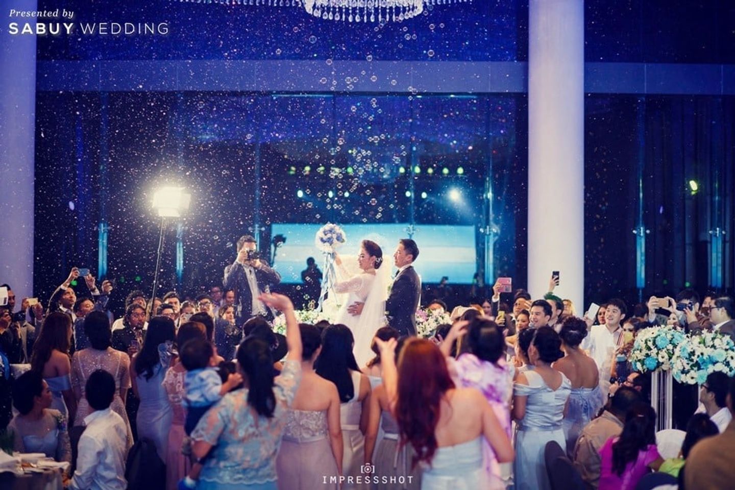 บ่าวสาว,โยนดอกไม้เจ้าสาว,เพื่อนเจ้าสาว,ช่างภาพงานแต่ง รีวิวงานแต่งแทนความสุขด้วยคลื่นดอกไม้สีฟ้า สบายตากับธีมท้องทะเล @Cape Dara Resort